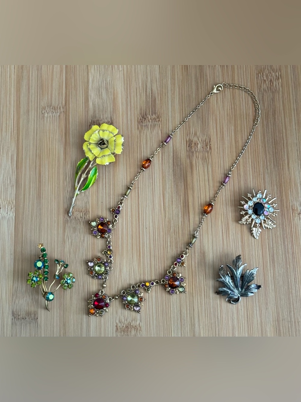 5 pc. Vintage Jewelry Brooch/Pins Necklace Lot